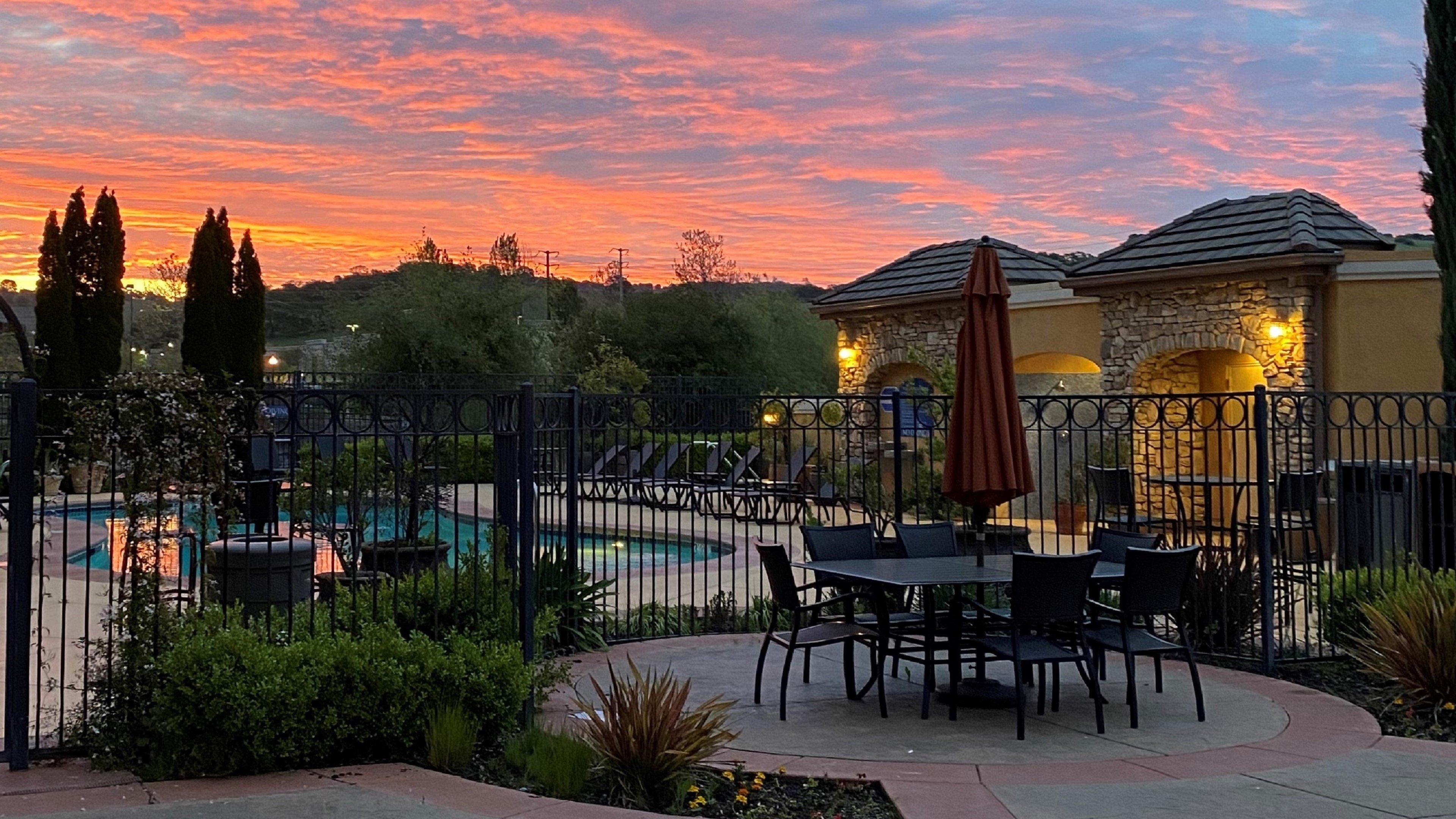 Holiday Inn Express Hotel & Suites El Dorado Hills By Ihg Exterior foto